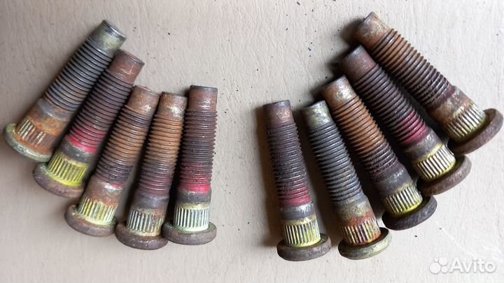 Escape Maverick задние ступичные шпильки