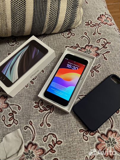 iPhone SE (2020), 128 ГБ
