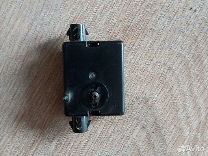 Уселитель антенны BMW F30