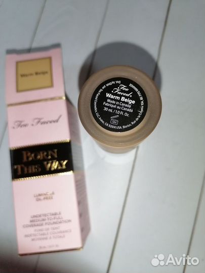 Тональная основа Too Faced born this way, beige