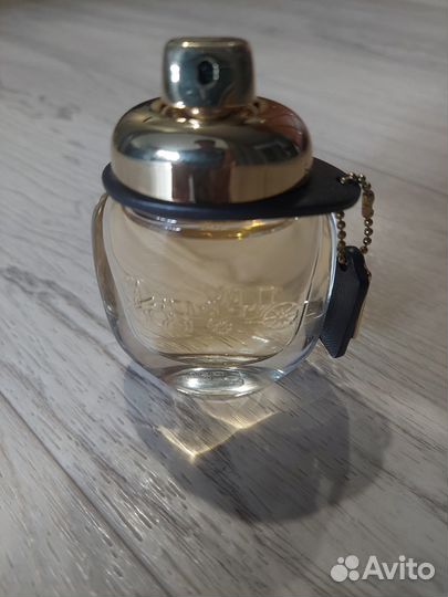 Продам женские духи coach