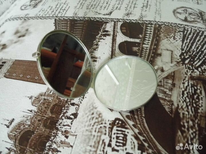 Серебряное зеркальце