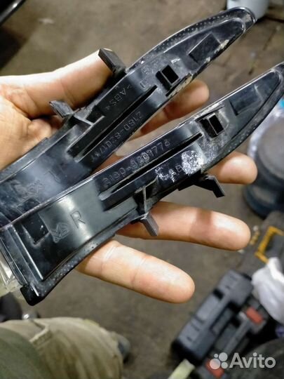 Поворотники на зеркалах vesta