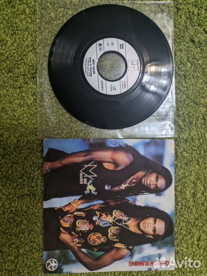 Виниловая пластинка Milli Vanilli LP Hip-house