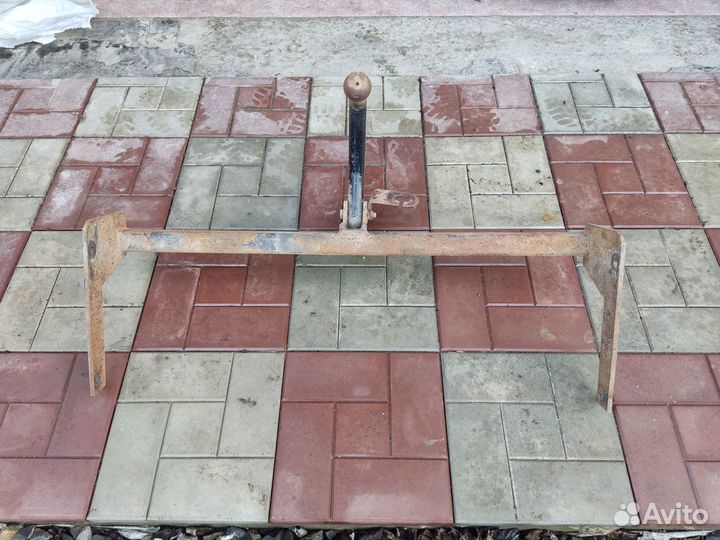 Продам фаркоп на Дастер