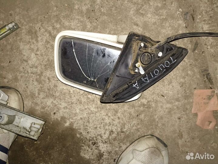 Зеркало правое с дефектом Toyota Carina ED