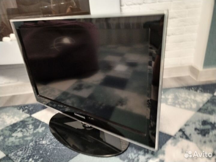 Телевизор Samsung UE-26C4000PW