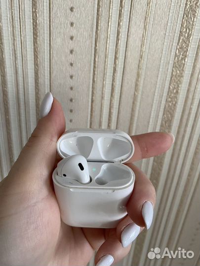 Наушники Apple airpods 1-го поколения, 2019