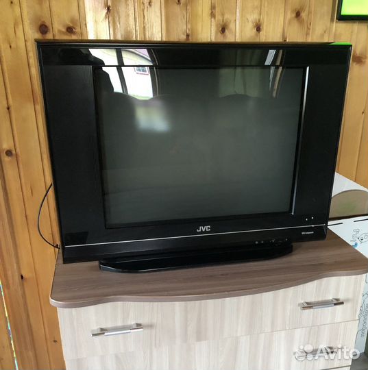 Телевизор бу JVC