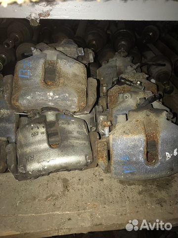 Суппорт передний Volkswagen Passat B6 3C2 2008