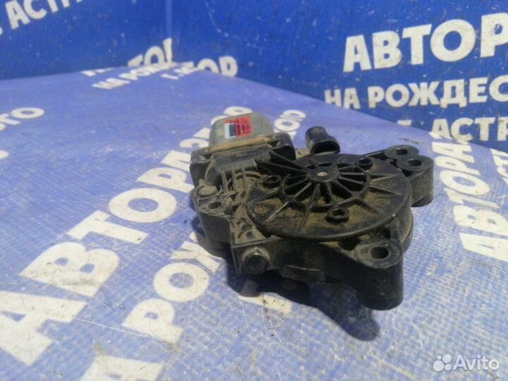 Моторчик стеклоподъемника Hyundai I30 хэтчбек 2014