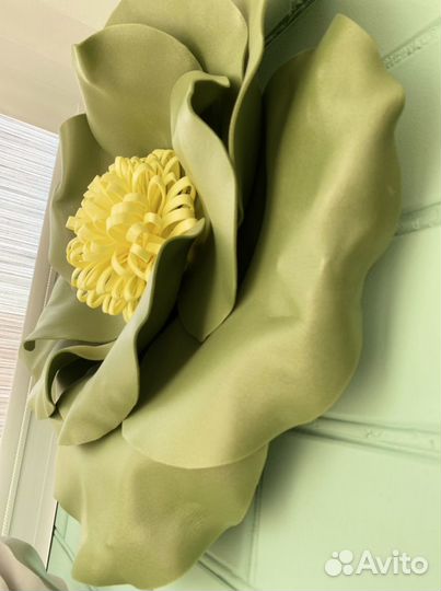 Ростовая роза для украшения помещений