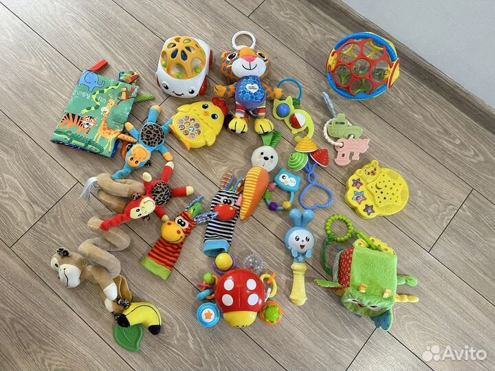 Игрушки для малыша пакетом