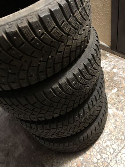 Michelin X-Ice North XIN2 215/50 R17