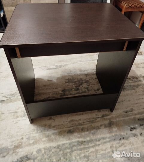 Стол письменный