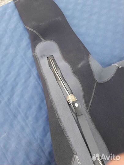 Гидрокостюм полсухой для дайвинга