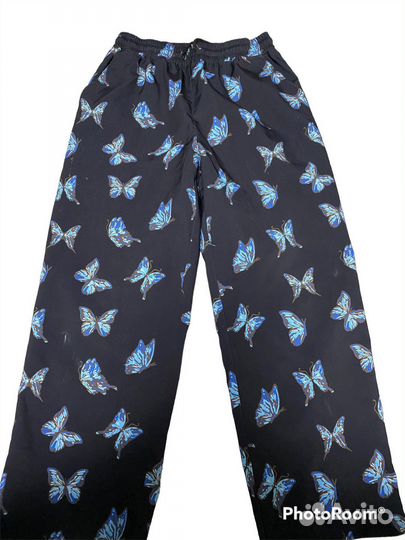 Штаны с бабочками широкие