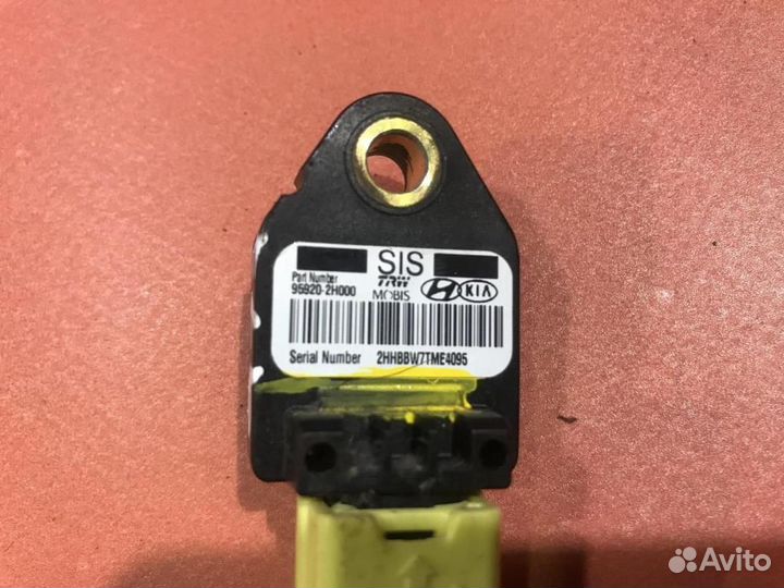 Датчик удара Киа Сид KIA ceed
