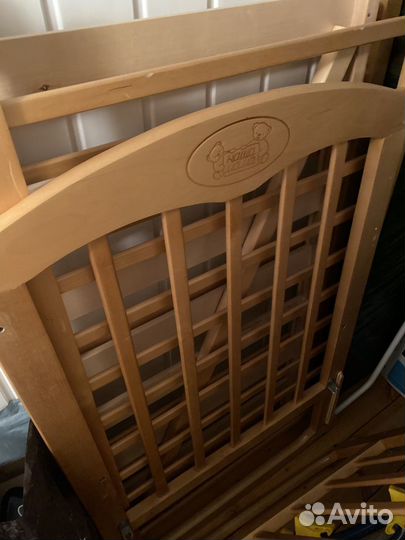 Детская кроватка