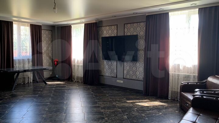 Дом 190 м² на участке 10 сот.