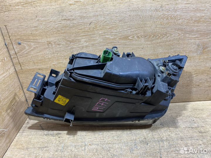 Фара передняя правая Ford Mondeo 3 141717