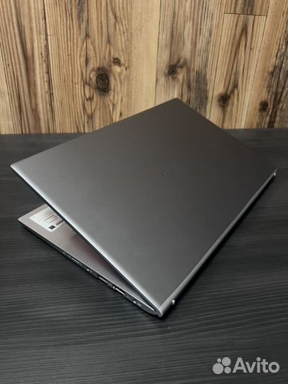 Asus vivobook 14 в отличном состоянии