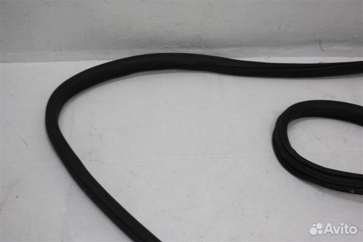 Уплотнитель кузова передней левой двери Peugeot-C