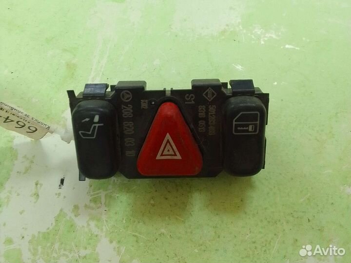 Кнопка аварийной сигнализации Mercedes-Benz CLK-Cl