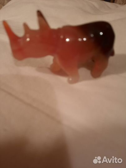 Фигурки животных из природного камня