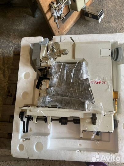 Промышленная швейная машина Pfaff 591