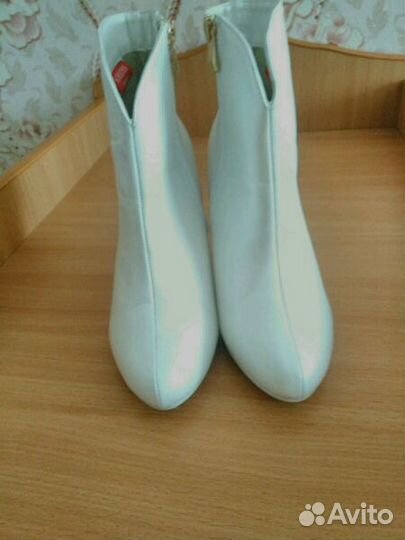 Сапожки свадебные