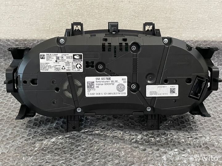 Панель приборная с рамкой Volkswagen Tiguan AD1