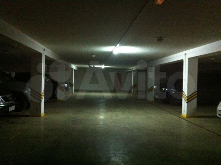 Машиноместо, 18 м²