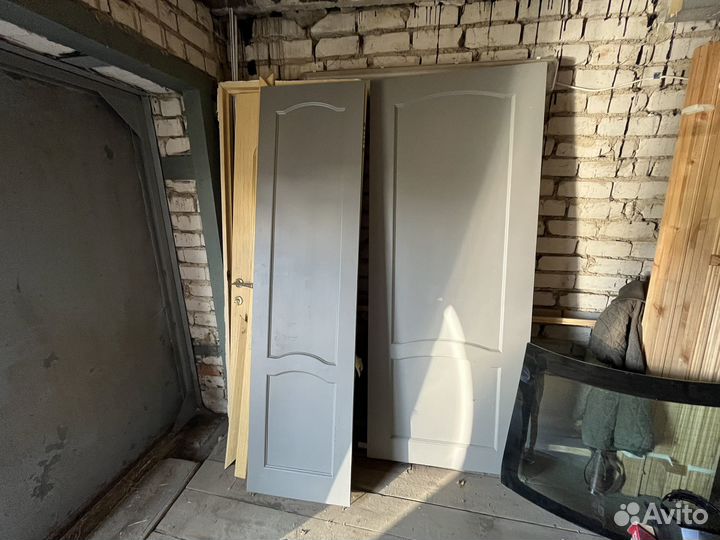 Двери крашенные с коробками и наличниками