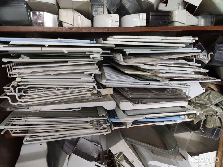 Ящики и полочки, балконы на холодильники