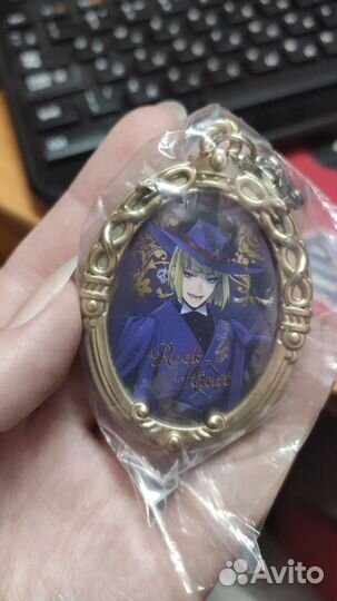 Twisted wonderland аниме кардхолдер и брелоки