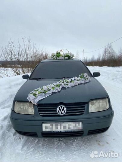 Свадебное украшение на машину