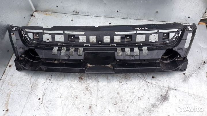 Кронштейн решетки радиатора Ford Kuga