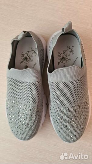 Кроссовки для девочки