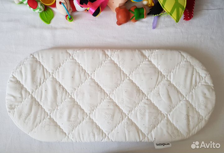 Детские вещи: бортики, матрац, грелка, подушки