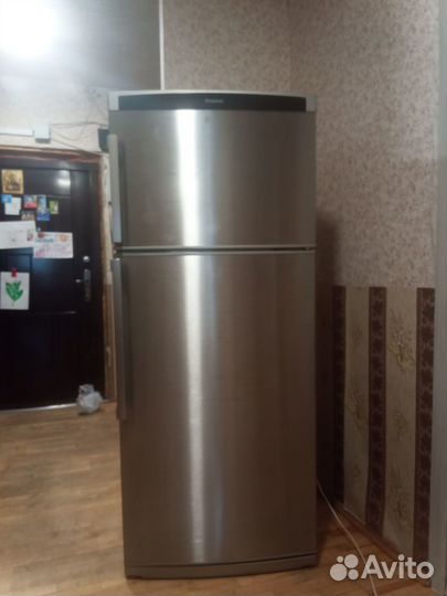 Холодильник двухкамерный б/у