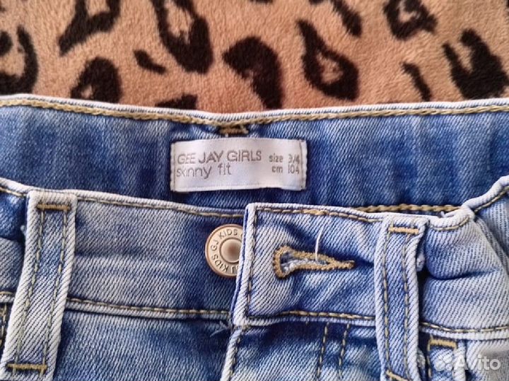 Джинсы 104р