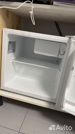 Холодильник маленький с морозилкой