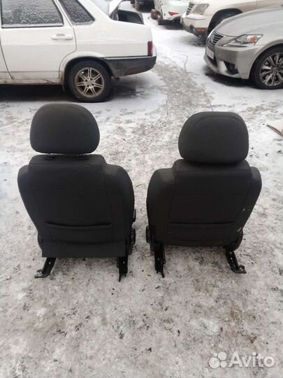 Передние сиденья chevrolet aveo t250