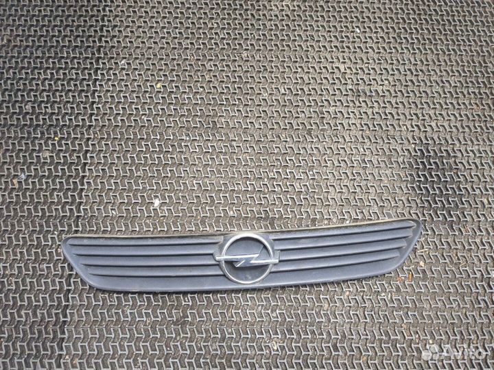 Решетка радиатора Opel Astra G, 1999