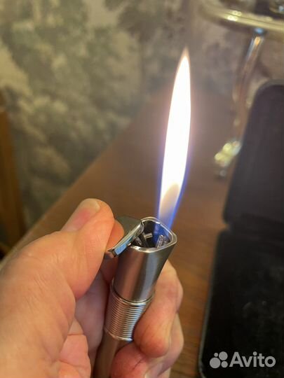 Зажигалка газовая