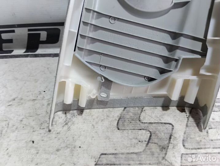 Обшивка центральной стойки левая Audi A3 8V sedan