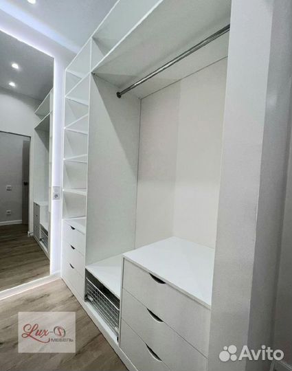 Гардеробные системы и вешалки