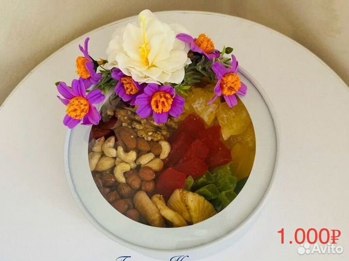 Подарок набор сухофрукты и орехи