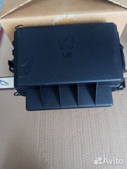 Блок предохранителей 05161486AA Chrysler 300C